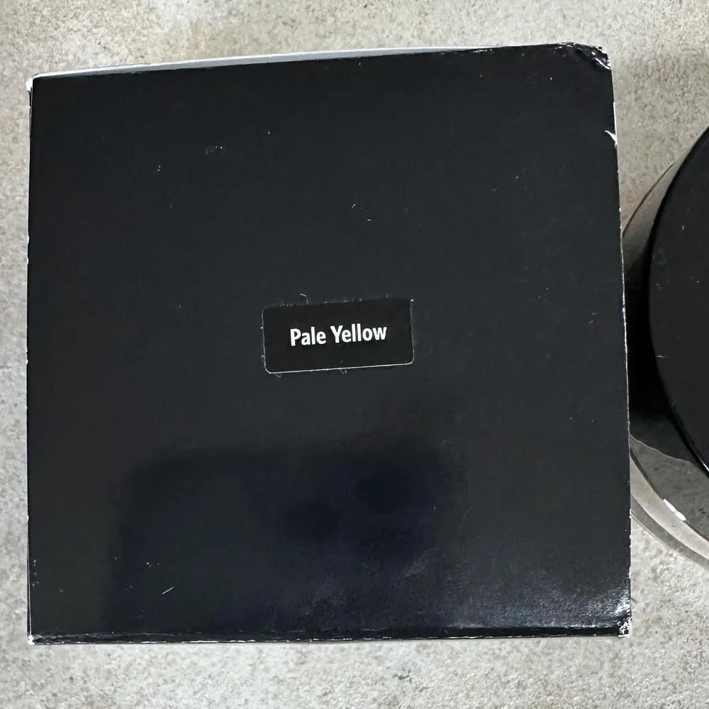Bobbi Brown Sheer Finish Loose Powder Pale Yellow 0.35oz Face Makeup Setting